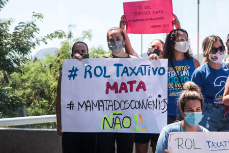Protesto de familiares de usuários contra a aprovação do rol taxativo. (Foto: Divulgação)