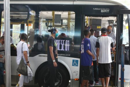 As variações no número de passageiros foram apuradas a partir do histórico das seis linhas do BRT de Curitiba. Foto: Rovena Rosa/Agência Brasil