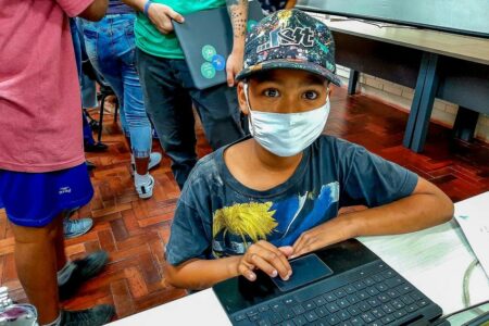 No Brasil, apenas 36% das escolas da rede municipal têm internet para uso pedagógico