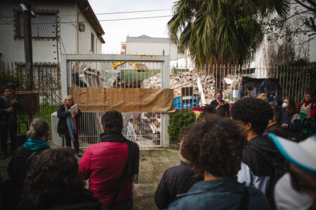 Amigos, ativistas e leitores lamentam demolição da antiga casa de Caio Fernando Abreu