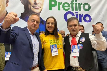 Vieira ao lado dos deputados do PDT Juliana Brizola e Pompeo de Mattos. Foto: Twitter Pompeo de Mattos