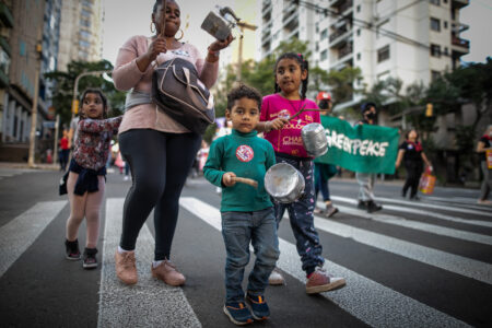 Marcha em Porto Alegre responsabiliza Bolsonaro pela fome, a miséria e o desemprego no País