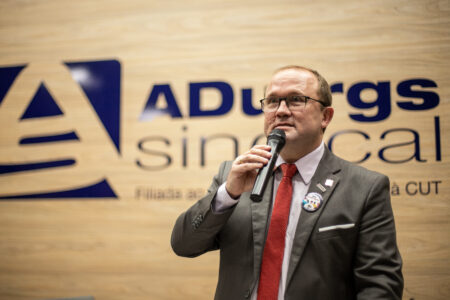 Jairo Bolter, presidente da ADUFRGS-Sindical | Foto: Luiza Castro/Sul21