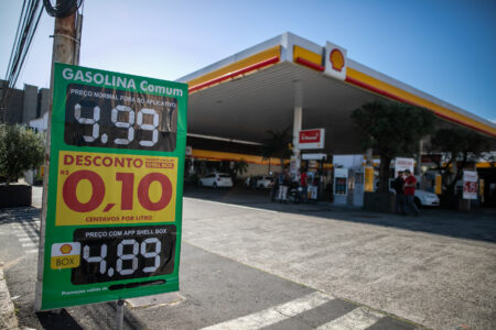 'Milagre' da redução de preços da gasolina vai impactar diretamente a arrecadação dos estados. Foto: Luiza Castro/Sul21