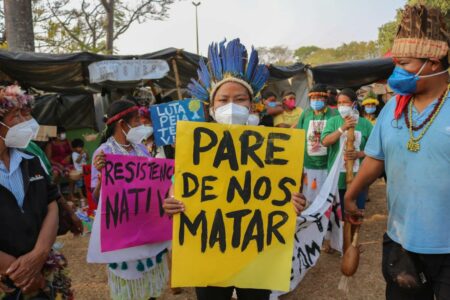 Invasão e exploração de terras indígenas em 2021 é três vezes maior do que antes de Bolsonaro