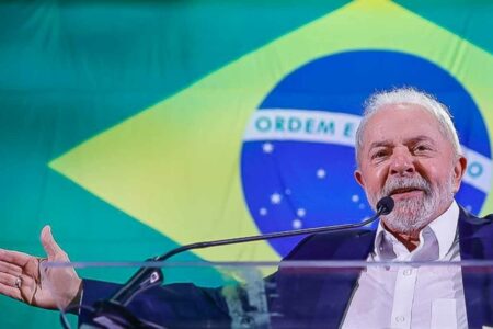 Em mensagem de Natal, Lula lembra os que sofrem pela fome, tragédias e a covid