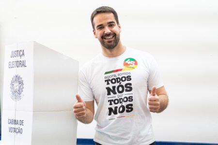 Eduardo Leite vota em Pelotas | Foto: Maurício Tonetto/Divulgação