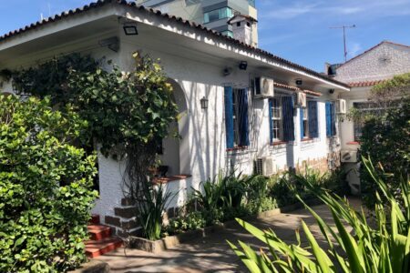 Casa onde morou Erico Verissimo, localizada na rua Felipe de Oliveira, no bairro Petrópolis. Foto: Amanda Gorziza