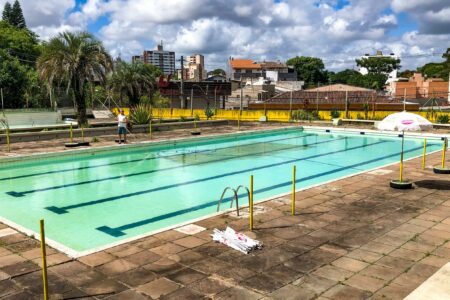 Três piscinas públicas já estão abertas em Porto Alegre