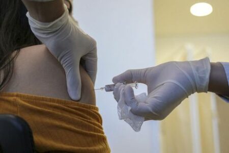 Estudo italiano aponta que vacinas contra covid-19 não aumentam problemas cardíacos