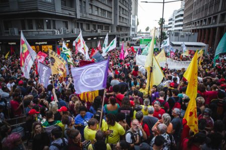 Ato em defesa da democracia brasileira, em Porto Alegre. (Foto: Joana Berwanger/Sul21)