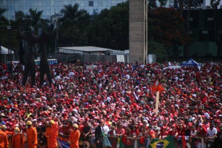 Cortejo diverso abre alas para a terceira posse de Lula em Brasília