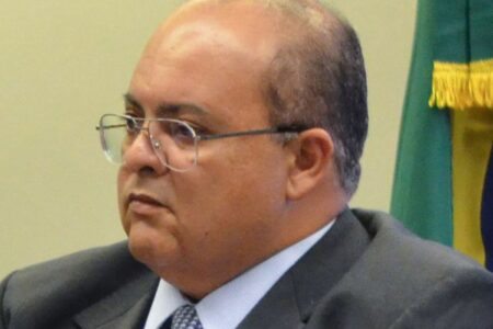 Moraes determina retorno de Ibaneis Rocha ao cargo de governador do DF