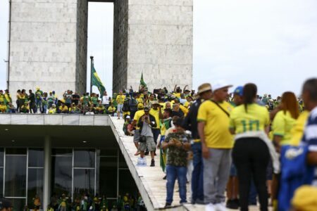 Moraes decreta preventiva de 140 golpistas presos em flagrante