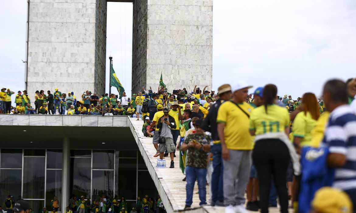 Primeira Câmara do TCE retoma julgamento sobre processo de venda da Corsan