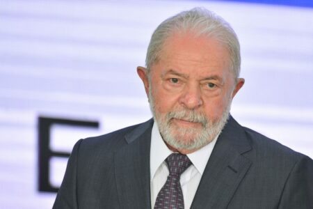 Lula recebe reitores e diz que universidades e institutos federais vão ‘sair das trevas’