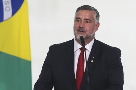 “Mais grave do que no Capitólio”, diz ministro Paulo Pimenta sobre depredação em Brasília