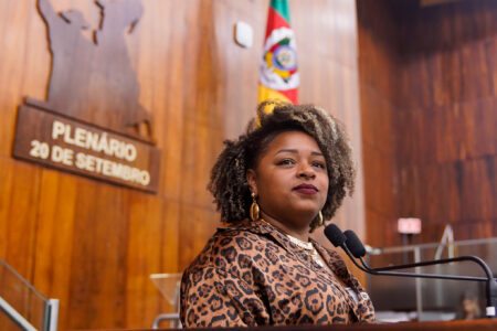 Bruna Rodrigues é a primeira mulher negra a ocupar um Grande Expediente da ALRS
