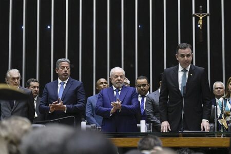 Composição de base parlamentar de Lula deve avançar depois que Lira (à esq.) e Pacheco (à dir.) foram reeleitos para o comando das casas legislativas. Foto: Edilson Rodrigues/Agência Senado
