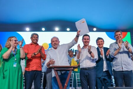 O presidente Lula assinou a MP com as novas regras do Minha Casa Minha Vida nesta terça | Foto: Ricardo Stuckert/PR