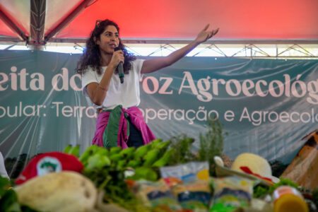 Bela Gil foi uma das convidadas do MST para a Festa da Colheita do Arroz Agroecológico (Foto: Luiza Castro/Sul21)