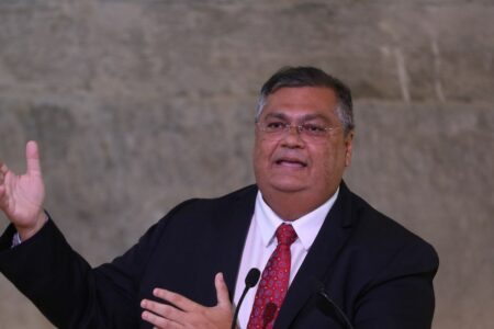 Governo prepara PL para regulamentação das redes sociais, diz Flávio Dino