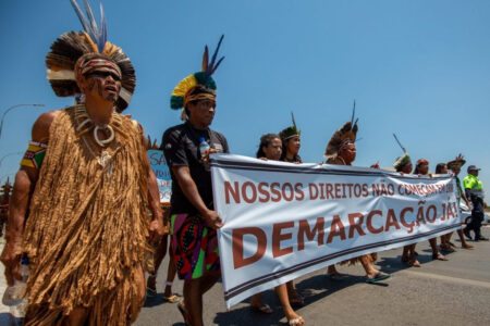 Indígenas protestam contra tese do Marco Temporal |  Foto: Tiago Miotto/Cimi
