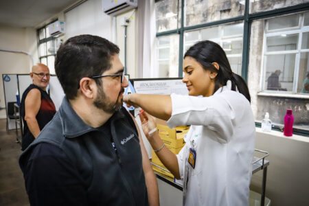 Porto Alegre: Campanha de vacinação contra gripe amplia público na segunda (8)