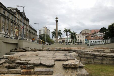 Sítio arqueológico Cais do Valongo, no Rio de Janeiro, foi o principal ponto de desembarque e comércio de pessoas negras escravizadas nas Américas. Foto: Tânia Rêgo/Agência Brasil