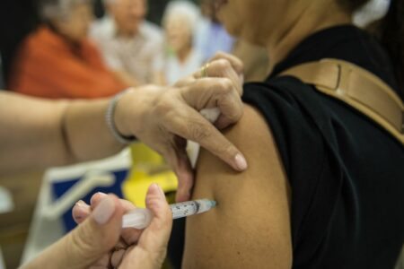 Porto Alegre tem Dia D de vacinação contra a gripe neste sábado (13)