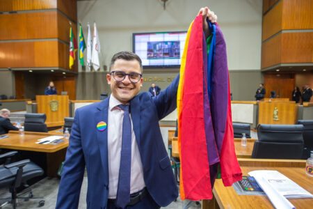 Vereador protocola projetos para a comunidade LGBTQIA+ em Porto Alegre
