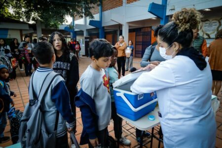 Prefeitura amplia campanha de vacinação contra gripe e covid-19 nas escolas