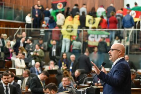 Em 1º turno, Legislativo aprova PEC que proíbe alterações em símbolos gaúchos