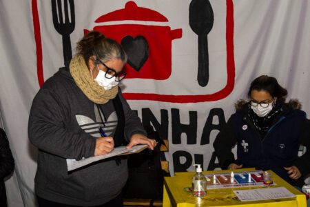 Consultório de Rua e Cozinha Solidária fazem parceria para atender pessoas em situação de rua