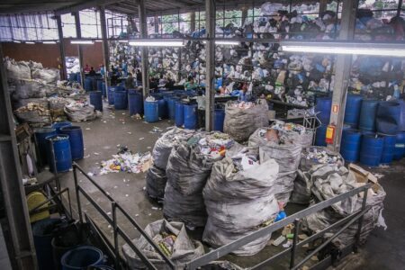 Extinção de fundos municipais pode acabar com participação popular em áreas como reciclagem