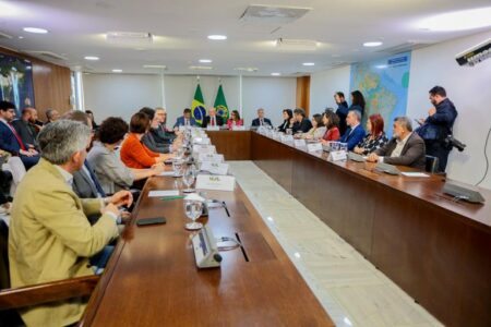 Lula sanciona lei que retoma o Programa de Aquisição de Alimentos executado pela Conab