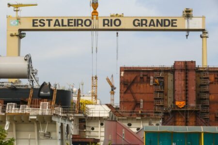 Frente Parlamentar pretende atuar na retomada da indústria naval brasileira