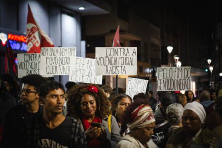 Manifestação ocorreu na Esquina Democrática. Foto: Joana Berwanger/Sul21