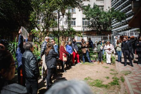 Comunidade se mobiliza para barrar venda de parte de praça no Centro de Porto Alegre