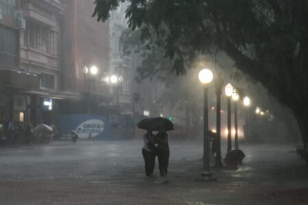 Fortes chuvas devem atingir a Capital nesta segunda (27). Foto: Guilherme Santos/Sul21
