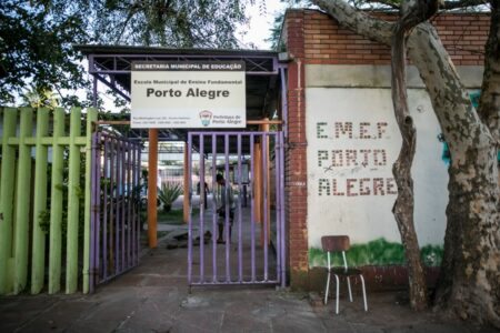Escola Porto Alegre, que acolhe pessoas em situação de rua na Capital, completa 28 anos