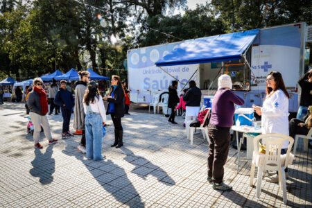 Unidade móvel de saúde atende três bairros de Porto Alegre nesta semana