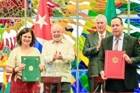 Saúde, ciência e agricultura: Brasil assina acordos de cooperação com Cuba