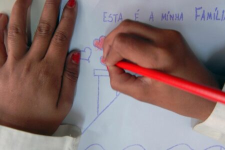 Alfabetização de crianças ainda é desafio para o Brasil