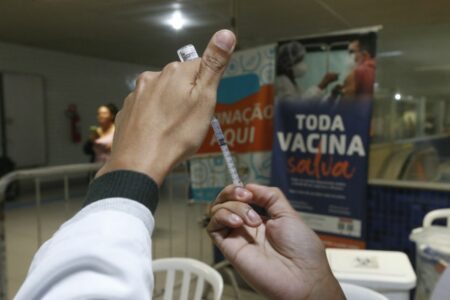 Ensaio clínico será feito com 372 voluntários. Foto: Paulo Pinto/ Agência Brasil