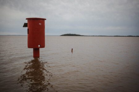 Nível do Guaíba continua alto uma semana após a histórica enchente. Foto: Joana Berwanger/Sul21