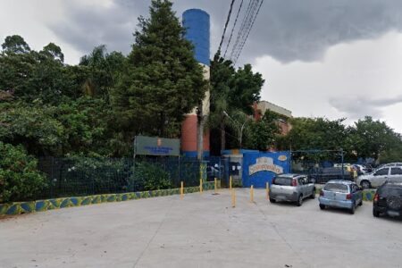 Escola onde ocorreu ataque a tiros. Foto: Google Street View