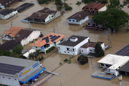 Risco de inundação provoca fechamento de comportas em Santa Catarina