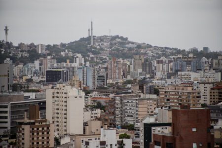 Porto Alegre não casa com espigão (por Adeli Sell)