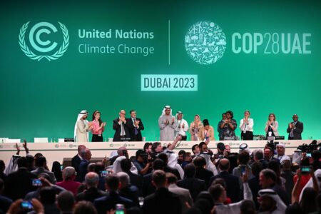 Cerimônia de encerramento da COP 28, em Dubai. Foto: COP28 / Anthony Fleyhan